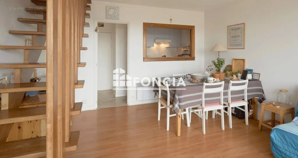 Söögituba - Duplex with Terrace in Quartier Camus