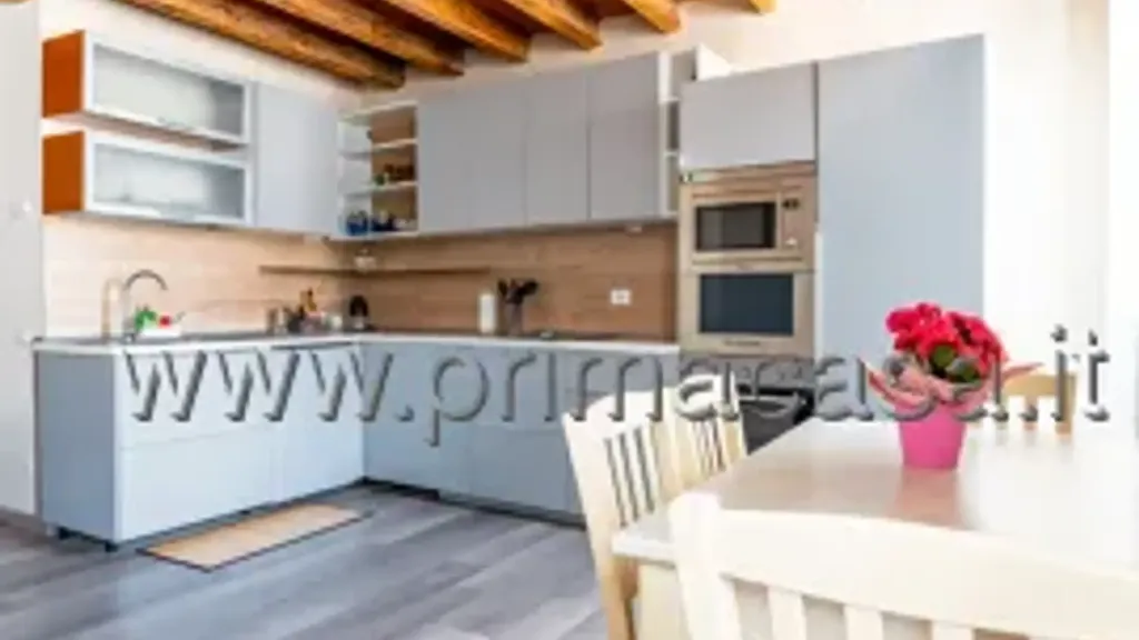 Cocina - Trilocale with Terraced View in Gargnano