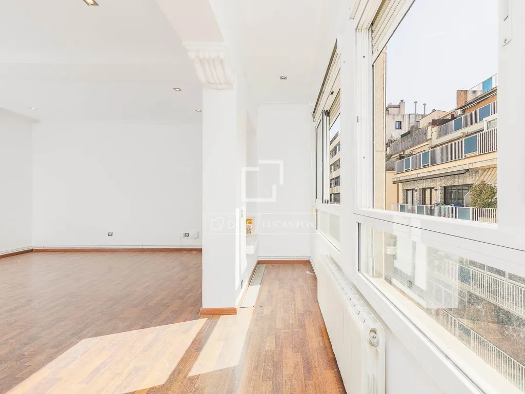 Pièces - Bright Apartment with Terrace in Barcelona