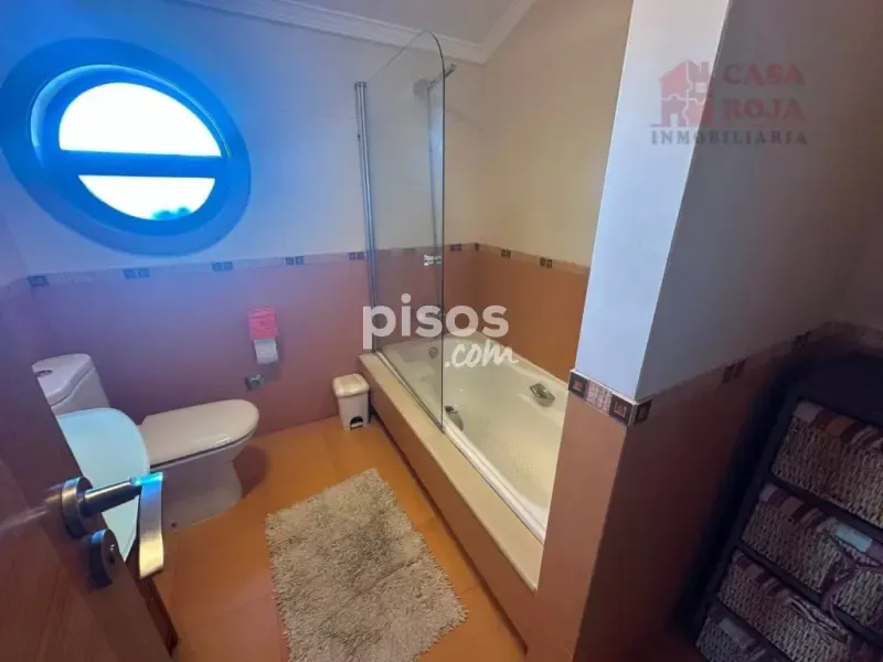 Salles de bain - Maison 4 chambres à ES