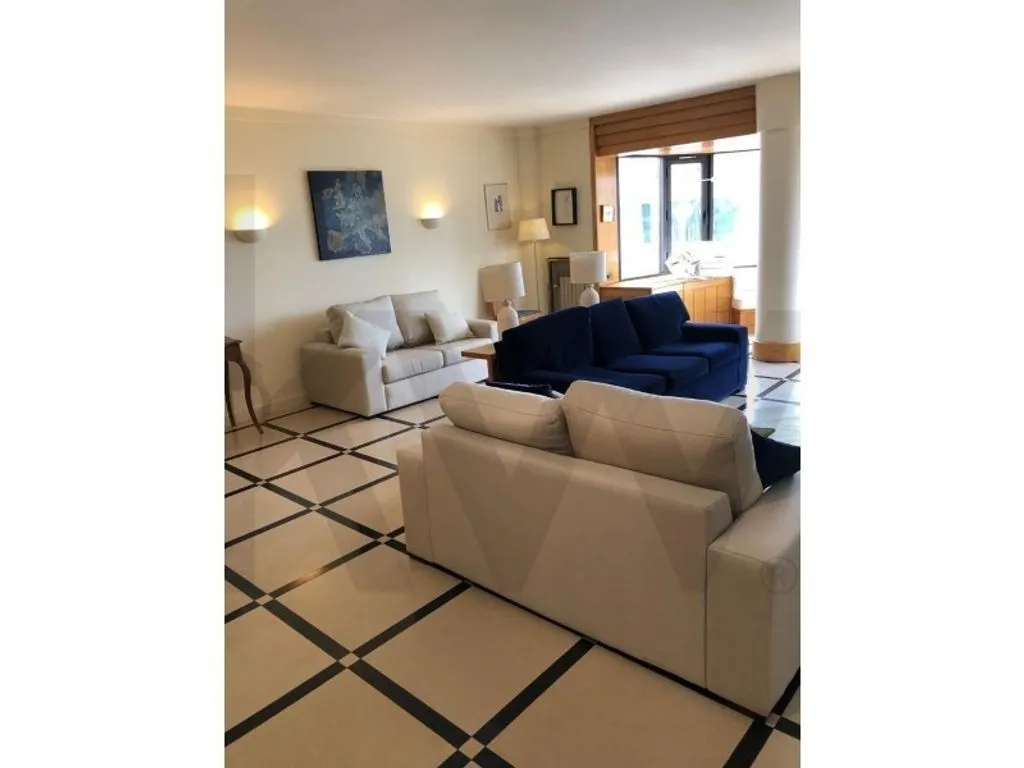 Living Room - Luxury Flat with Central Heating in Lisbon