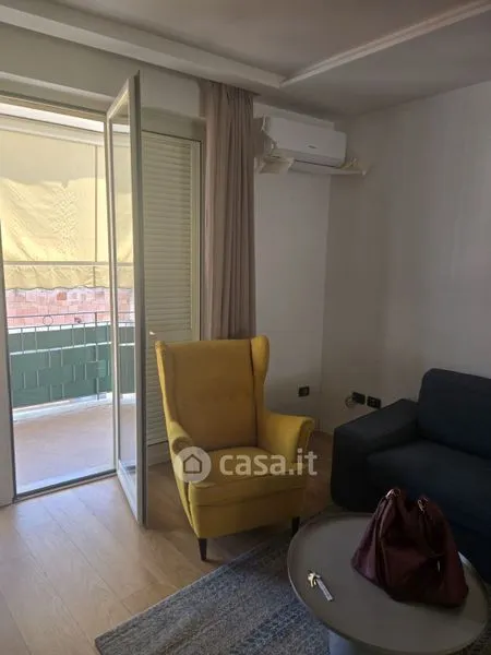 Séjour - Fully Furnished Triplex with Balcony in Caserta
