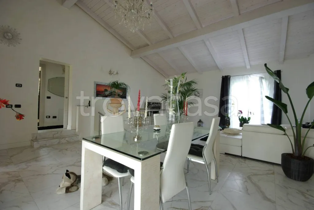 Salle à manger - Contemporary Villa with Garden in San Giustino