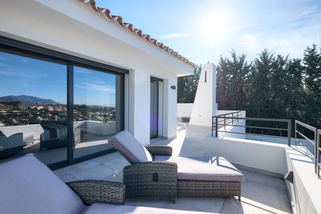 Terrasse - Luxury Villa with Pool in Nueva Andalucía