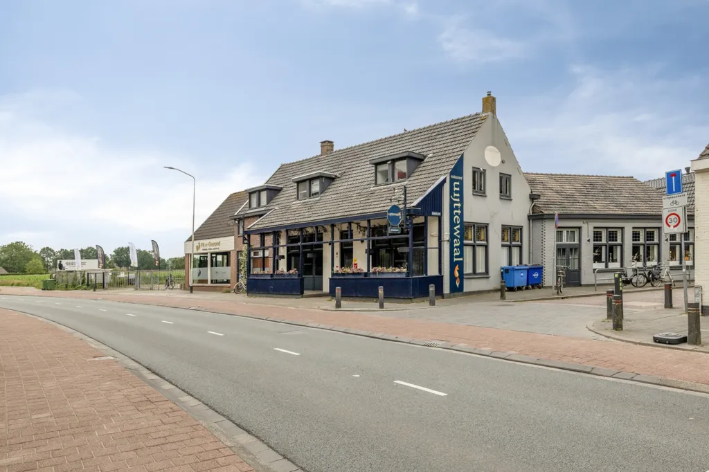 Välivaade - Free-Standing House with Garden in Breda