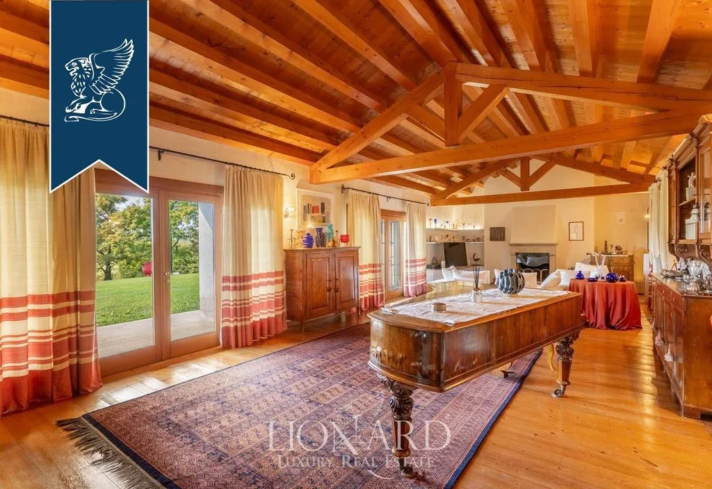 Office - Luxury Villa with Private Park in Conegliano