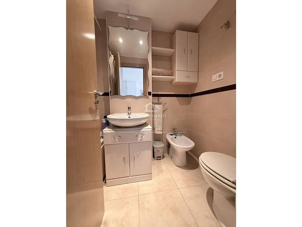 Salles de bain - Apartment with Pool and Garage in Cabanes