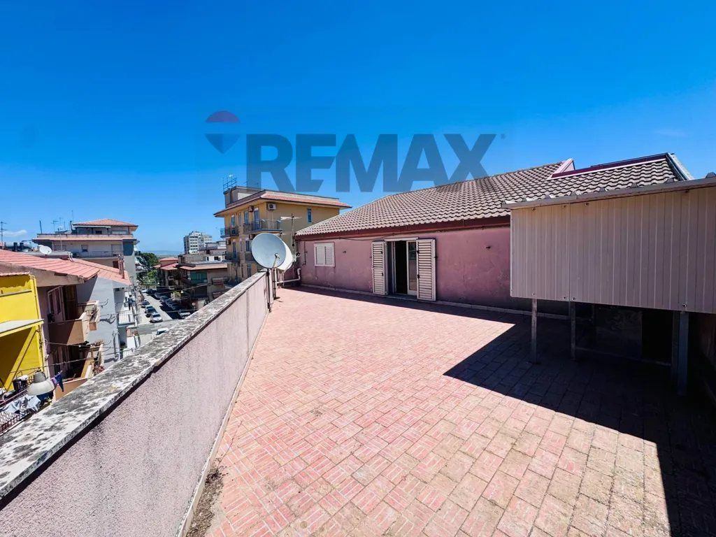 Terrasse - Spacious Apartment with Balcony in Ragusa