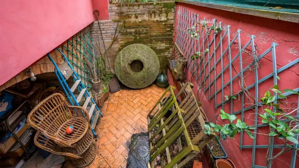 Jardin - Restored House with Private Courtyard in Modena