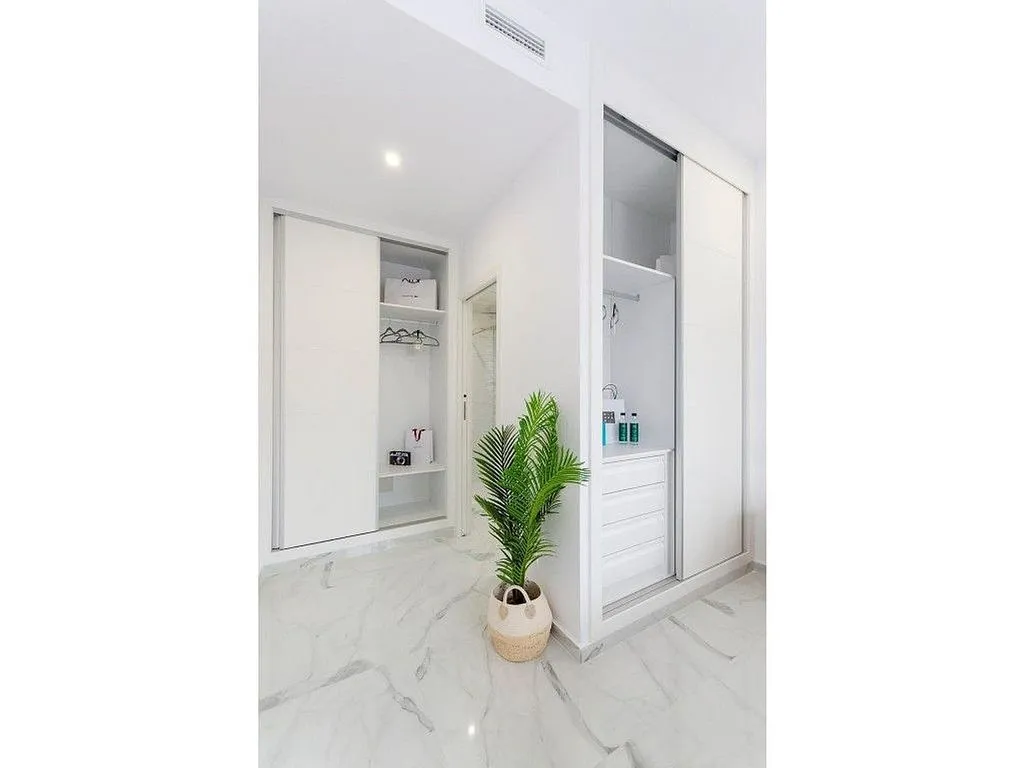 Pièces - New Build Villa with Pool in Torrevieja