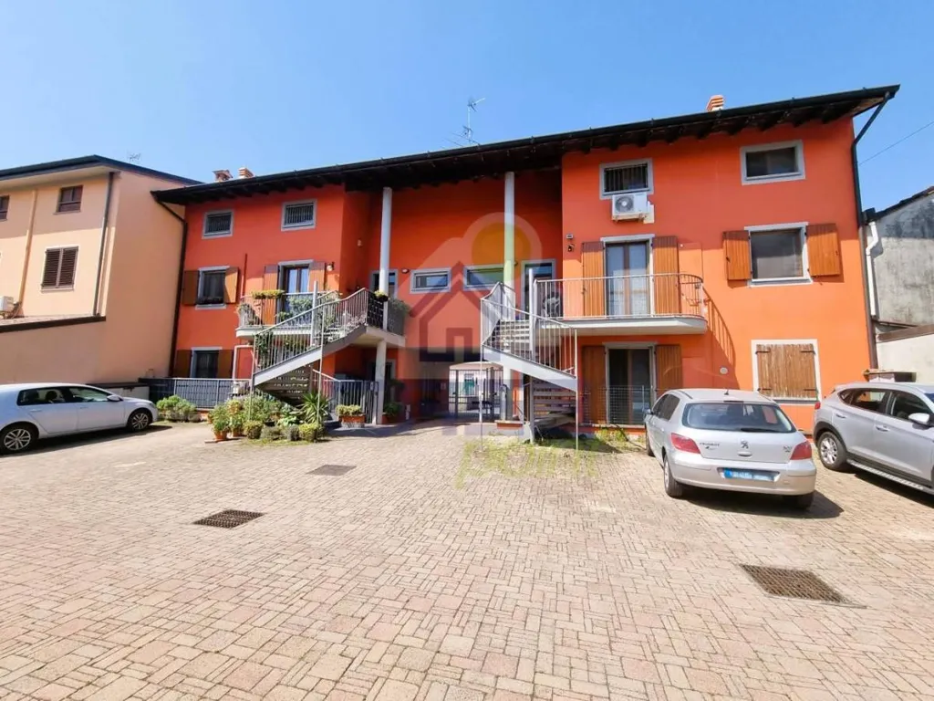Esterno - Duplex Apartment with Balcony in Brembio