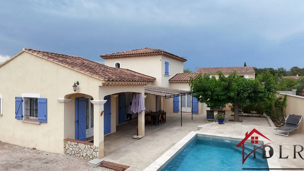 Extérieur - Villa Contemporaine avec Piscine à Pierrefeu-du-Var