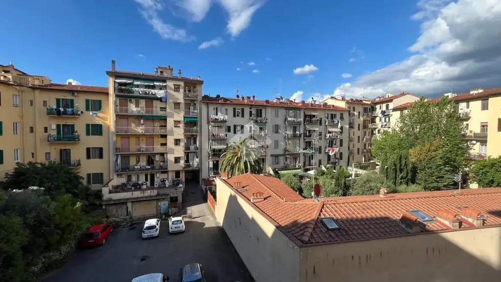 Rõdu - Apartment with Balconies in Florence