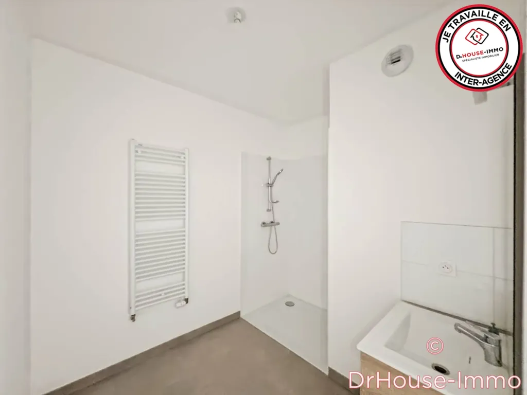 Salles de bain - Appartement Lumineux avec Terrasse à Mérignac