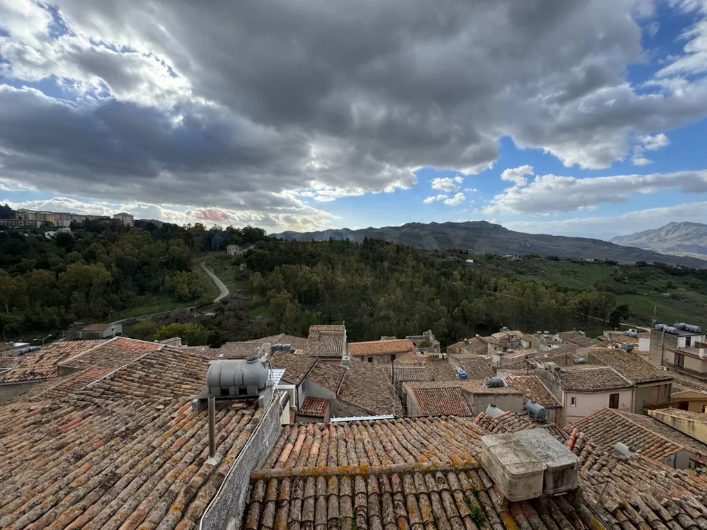 Terrass - Restored Multi-Storey House in Caccamo
