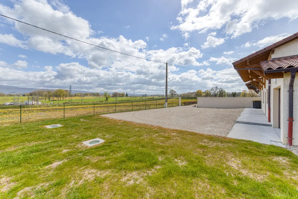 Jardin - Villa avec Vue Imprenable sur le Revermont à Beny