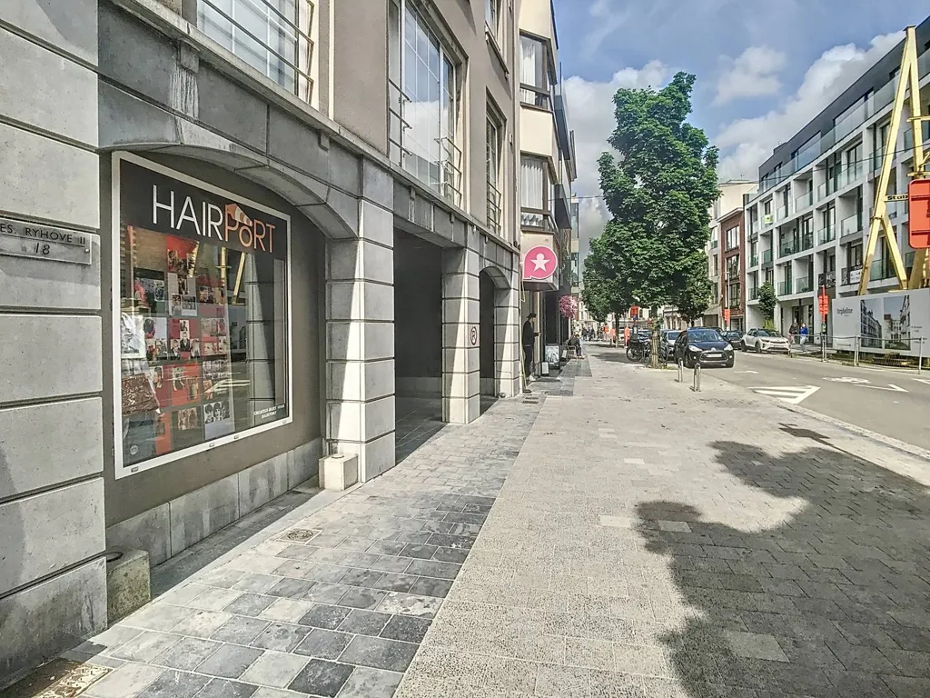 Välivaade - Retail Unit in Central Kortrijk