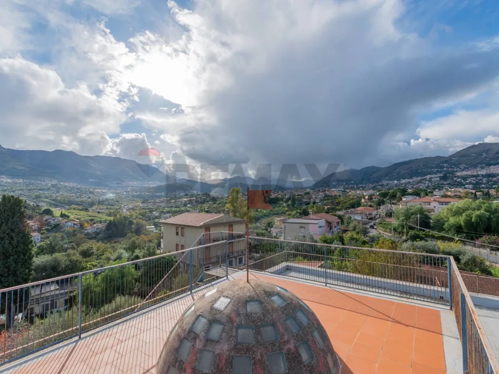 Terrasse - Villa Portion with 360° Views in Villagrazia