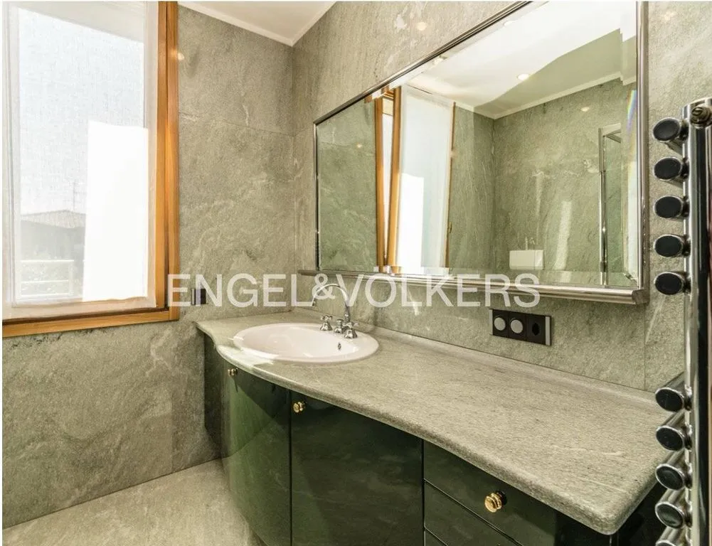 Vannitoad - Luxury Villa with Pool in Lipomo, Lombardy