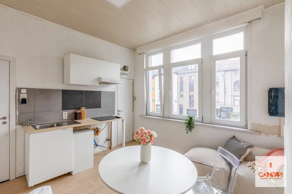 Cucina - Studio to Renovate with City Access in Gent