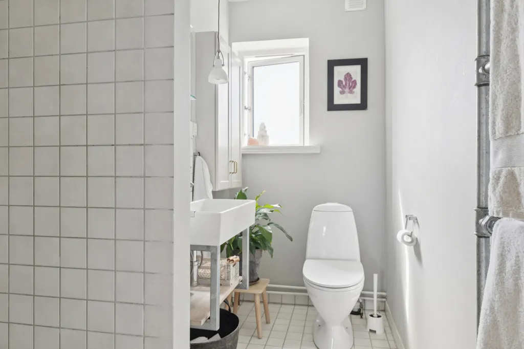 Salles de bain - Classical Villa with Architect-Designed Garden in Odense