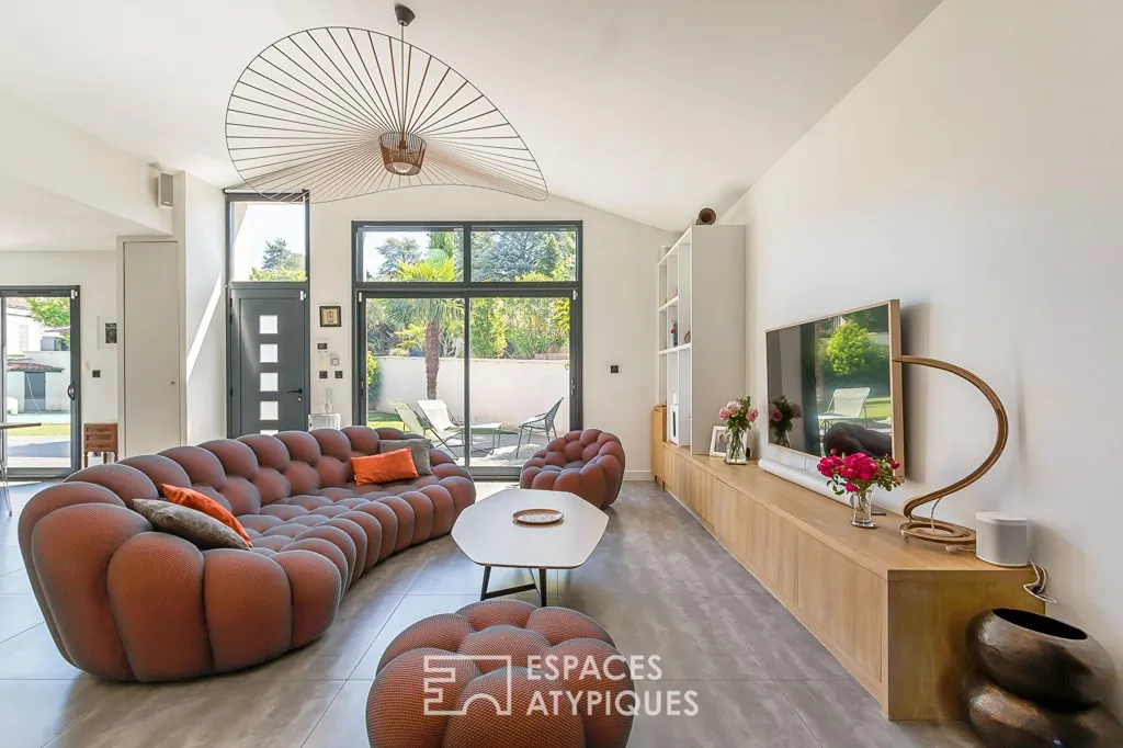 Elutuba - Ground Floor Flat in Montanay with Pool