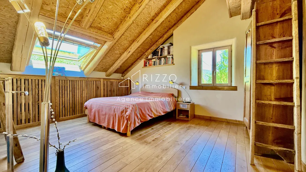 Bedrooms - House with Ski Access in Mijoux
