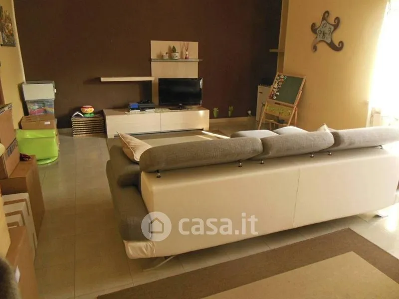 Séjour - Four-Room Apartment with Garden in Mathi