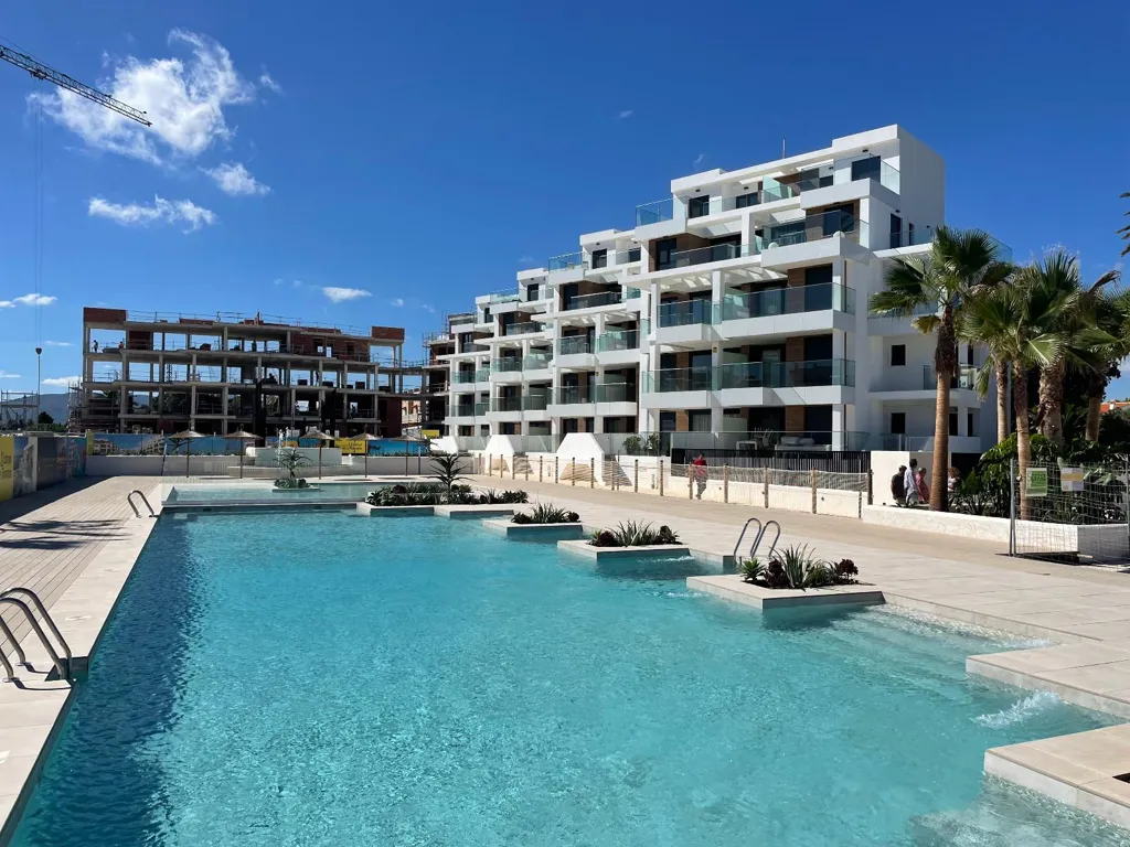 Bassein - Beachfront Apartment with Sea Views in Dénia
