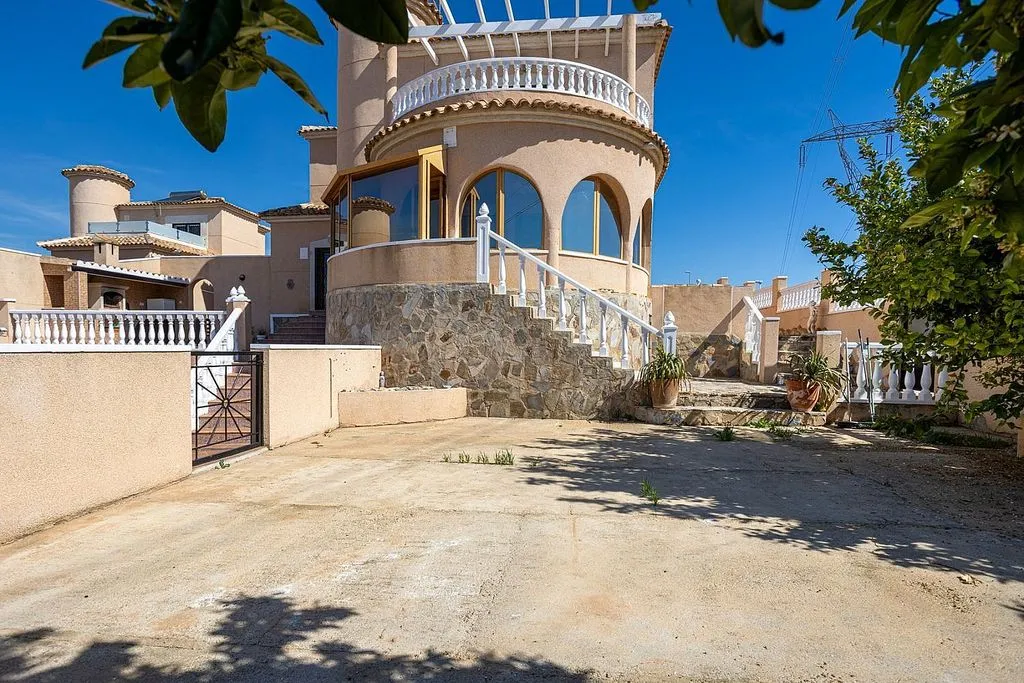 Välivaade - Spanish-Style Villa with Pool in Benijofar
