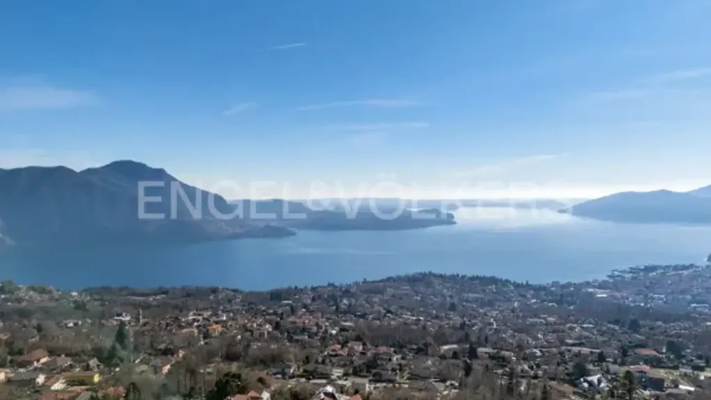 Historic Villa with Lake View in Bee