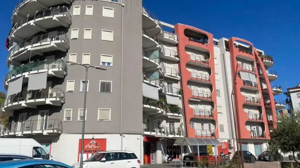 Välivaade - Apartment with Balcony in Rossano Centre