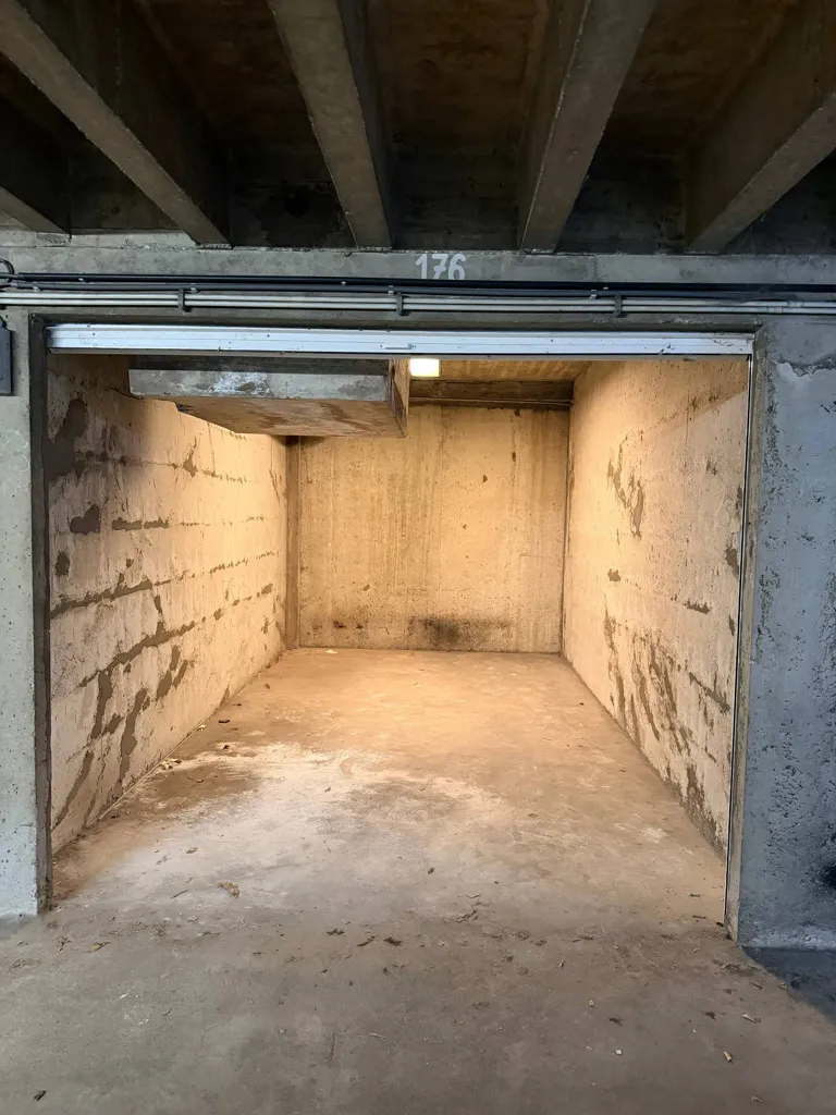 Garaaž - Underground Garage in Gent