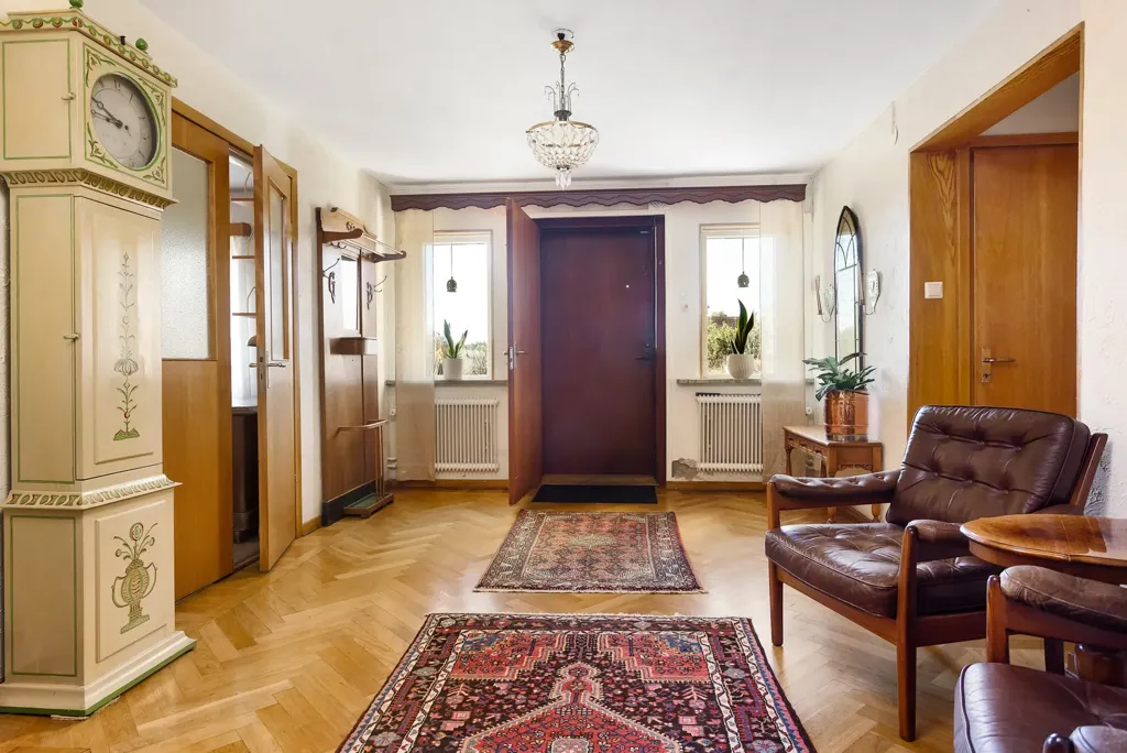 Entrée - Disponent Villa with Lake View in Lindesberg