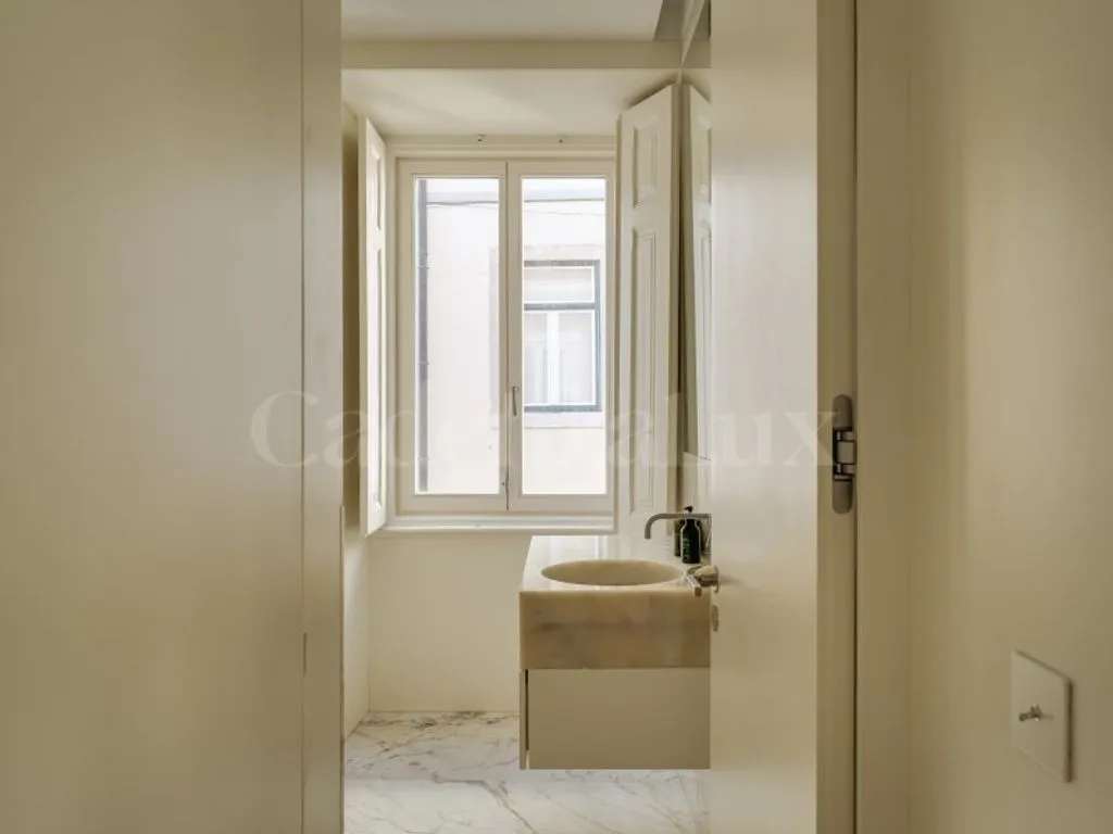 Vannitoad - Luxury Flat with Private Pool in Lisbon