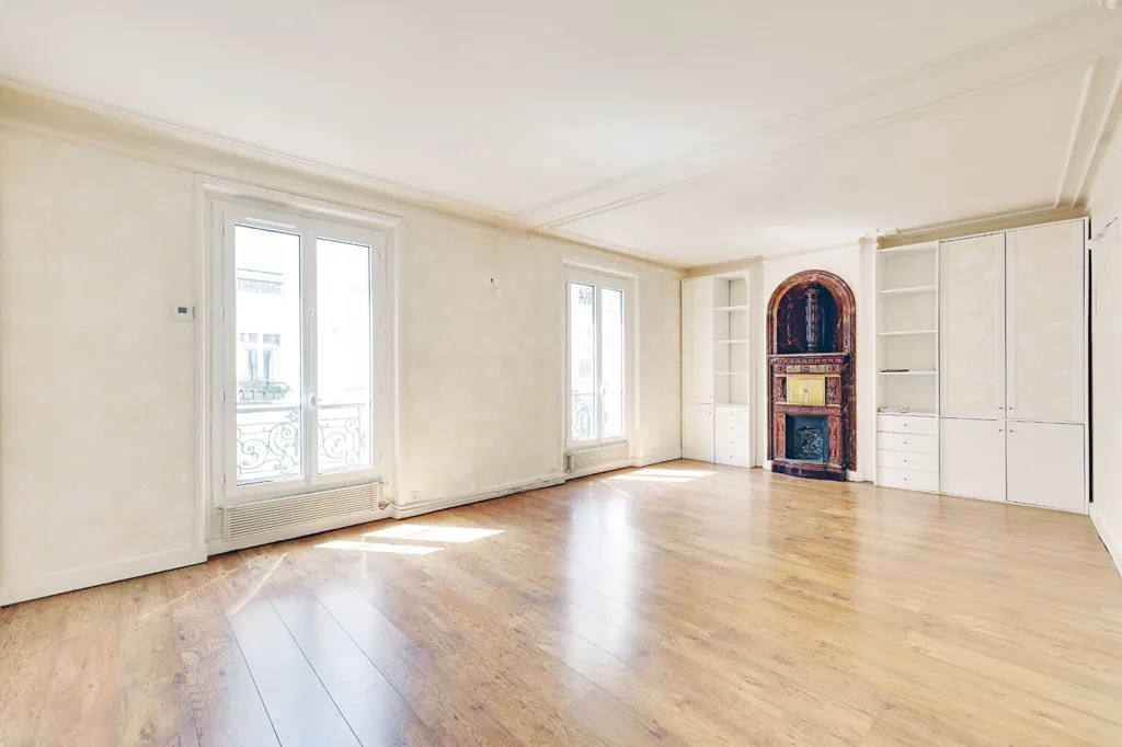 Living Room - 3-Bedroom Parisian Flat with South-West View
