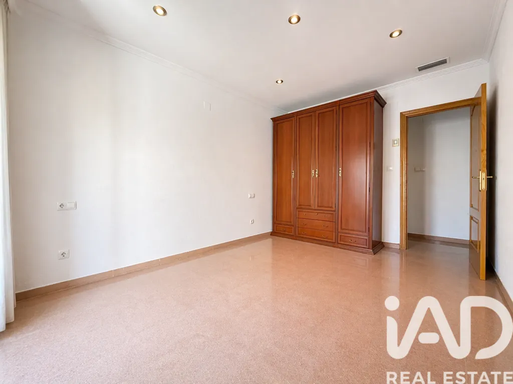 Magamistoad - Spacious Flat with Garage in Abarán