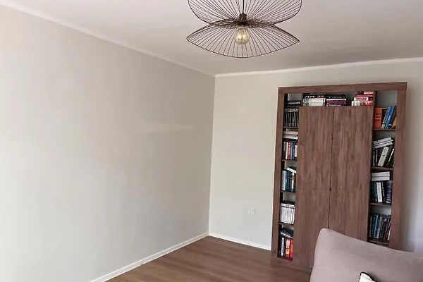 Bureau - 2-Bedroom Flat with Central Location in Jõgeva