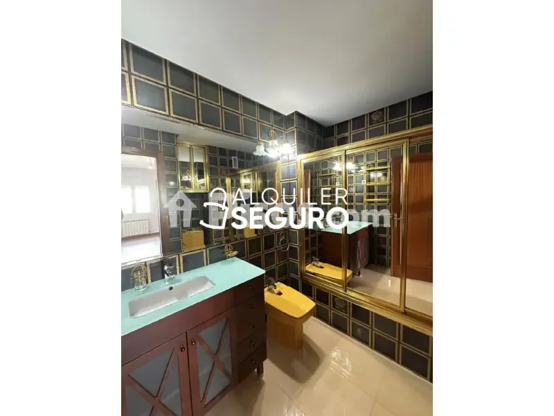 Vannitoad - Fully Renovated Flat with Balcony in Moratalaz