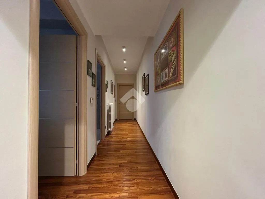 Ingresso - South-Facing Apartment with Balcony in Cosenza