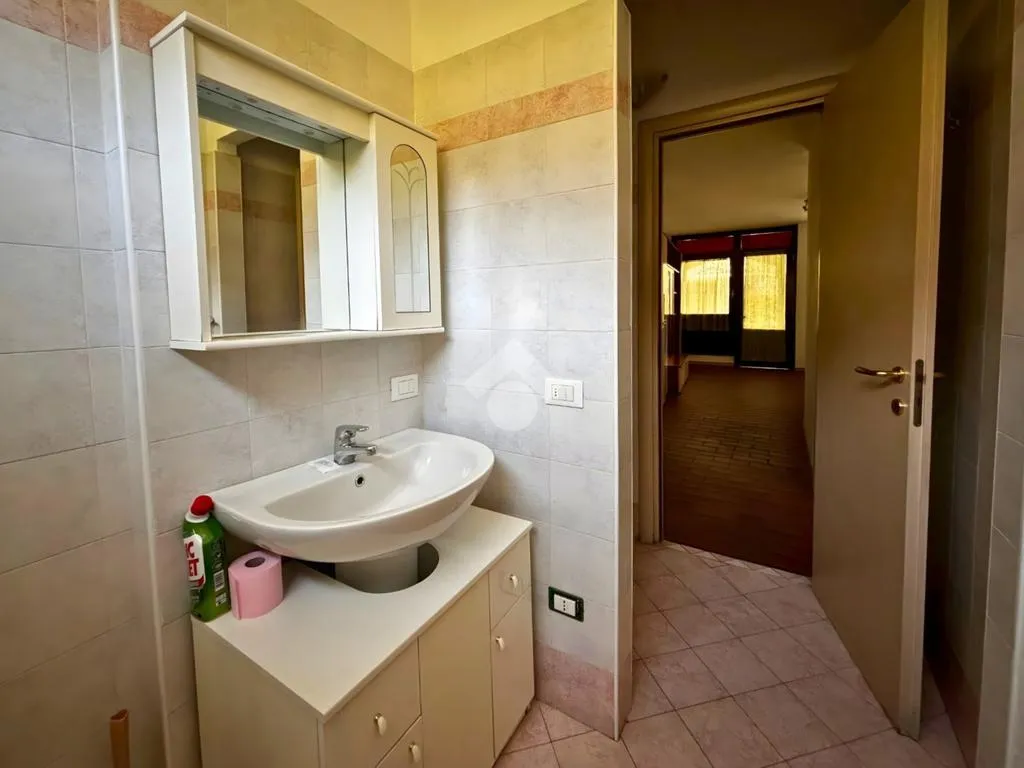 Salles de bain - Ground Floor Apartment with Balcony near Terme