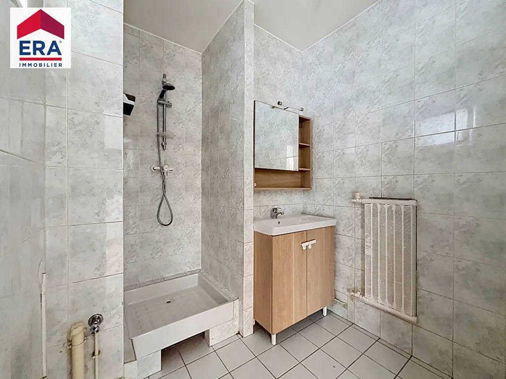 Salles de bain - Appartement Rénové avec Loggia à Ivry-sur-Seine