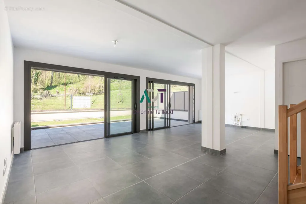 Elutuba - Duplex Apartment with Terrace in Uriage