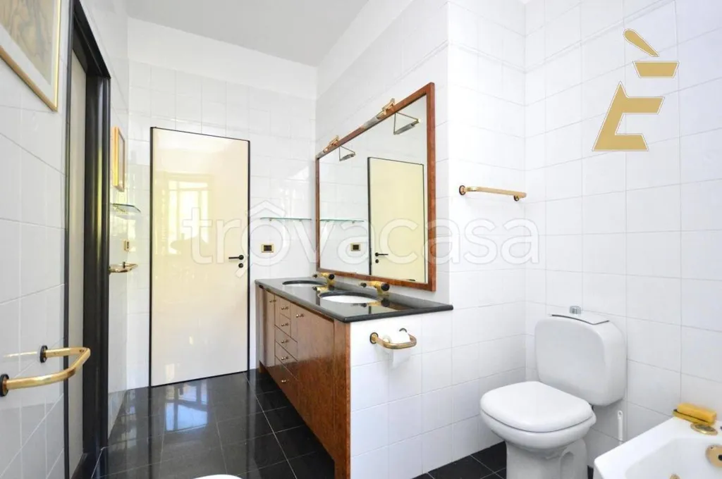Vannitoad - Penthouse with Panoramic View in Moncalieri