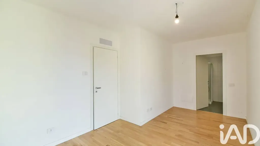Toad - Newly Built Apartment with Balcony in Cantù