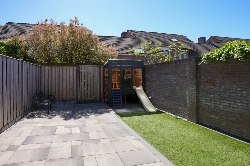 Aed - Twin-Home with Garden in Amstenrade