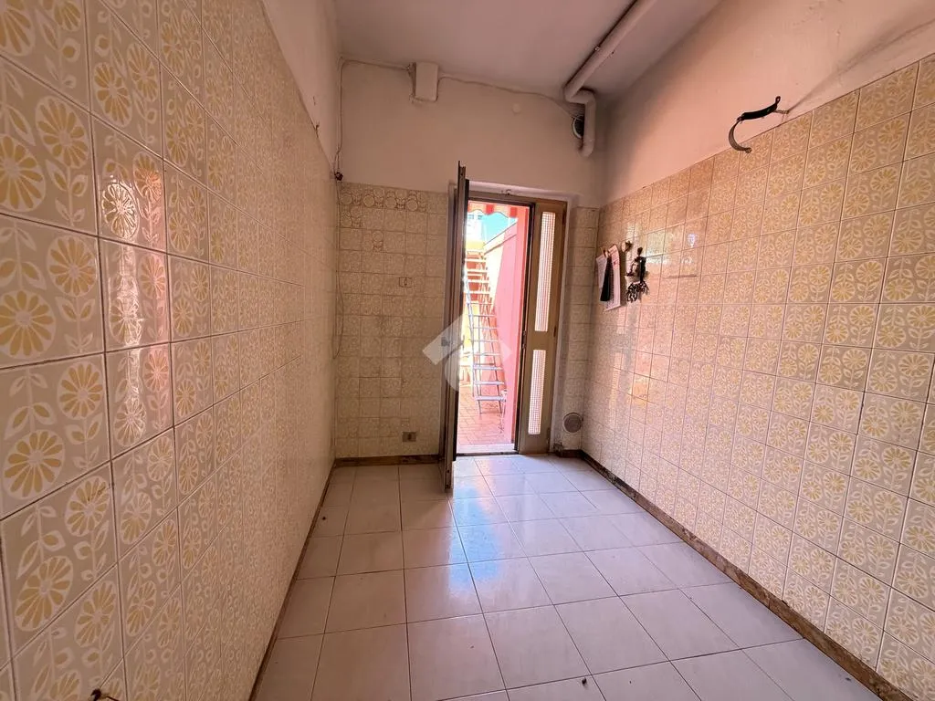 Esik - Corner Semi-Detached Villa with Private Garden in Pesaro