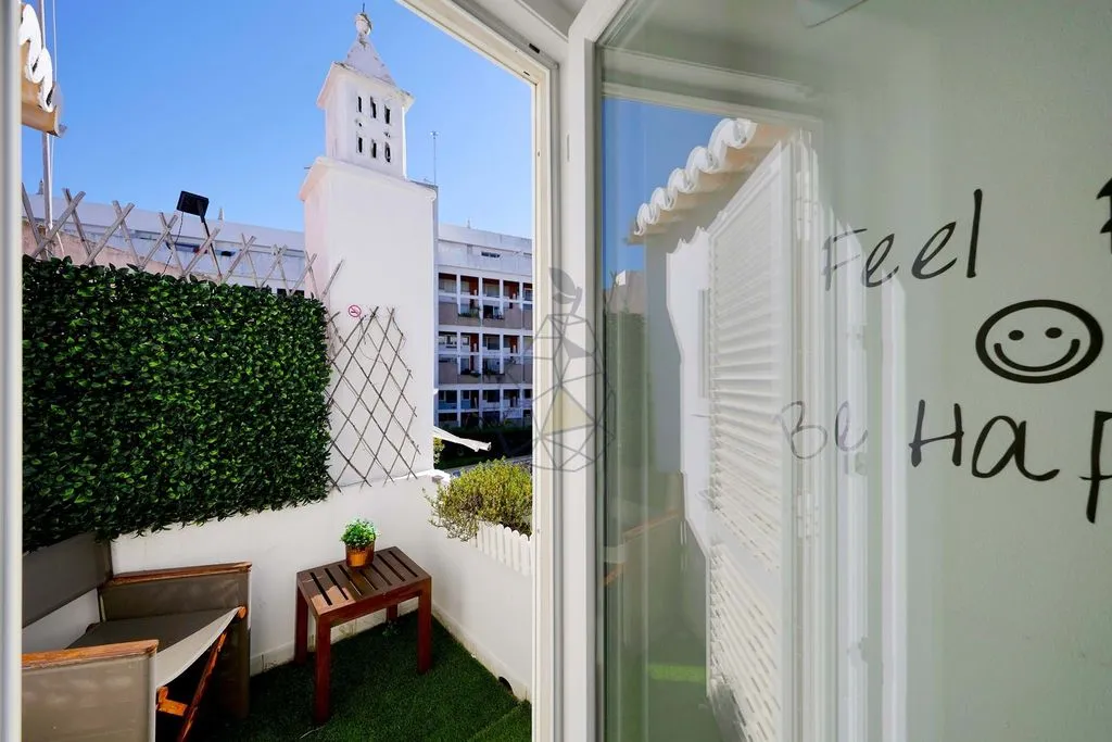 Balcony - 2-Bedroom Villa with Private Garden in Albufeira