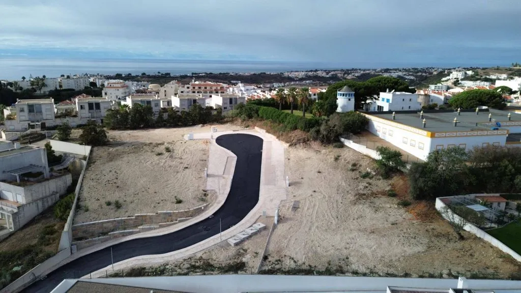 Aed - Urban Plot with Sea Views in Albufeira