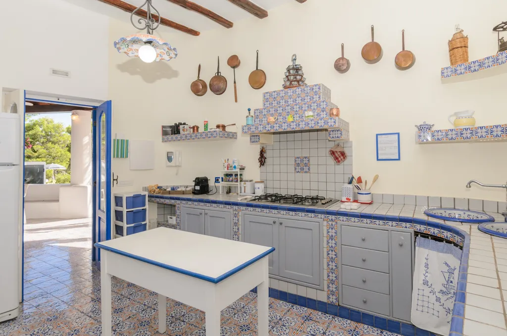 Cuisine - Exclusive Villa with Sea View in Vulcano